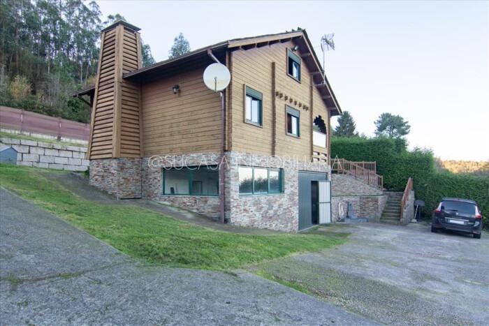 Casa con piscina en Abegondo