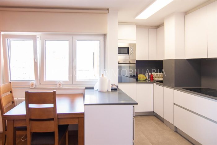 PISO EN VENTA EN CORUÑA CON ASCENSOR - 4